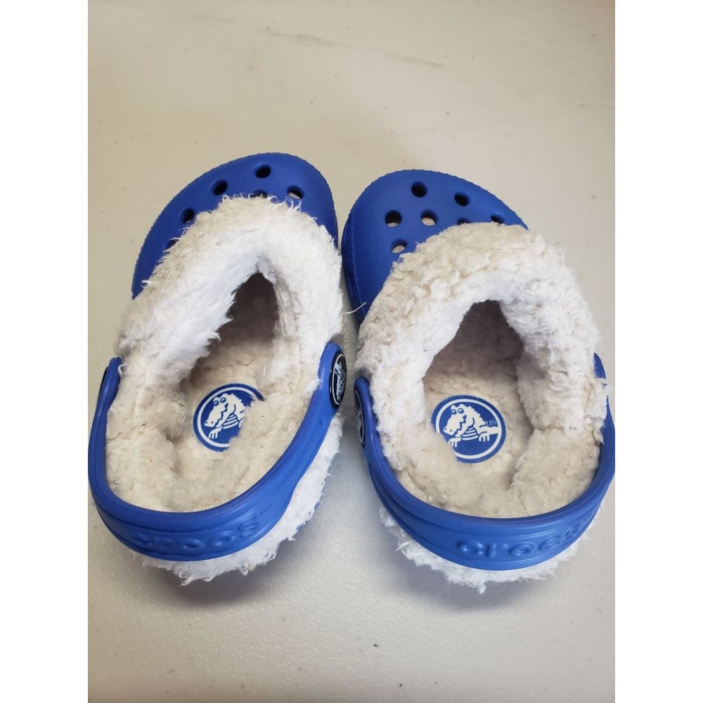 Infant Crocs With Fur Lining Size 2/3. - Picture 4 of 5